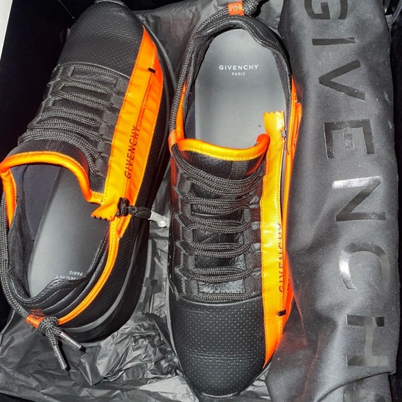 GIVENCHY SPECTRE RUNNER
